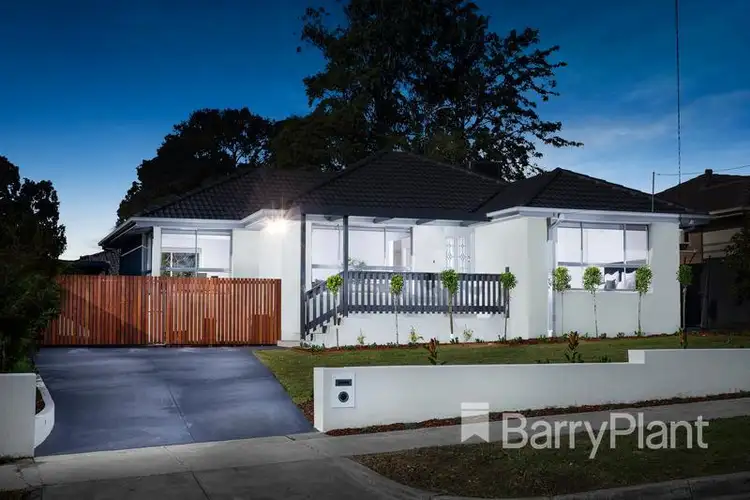 8 Sharpes Road, Watsonia North VIC 3087