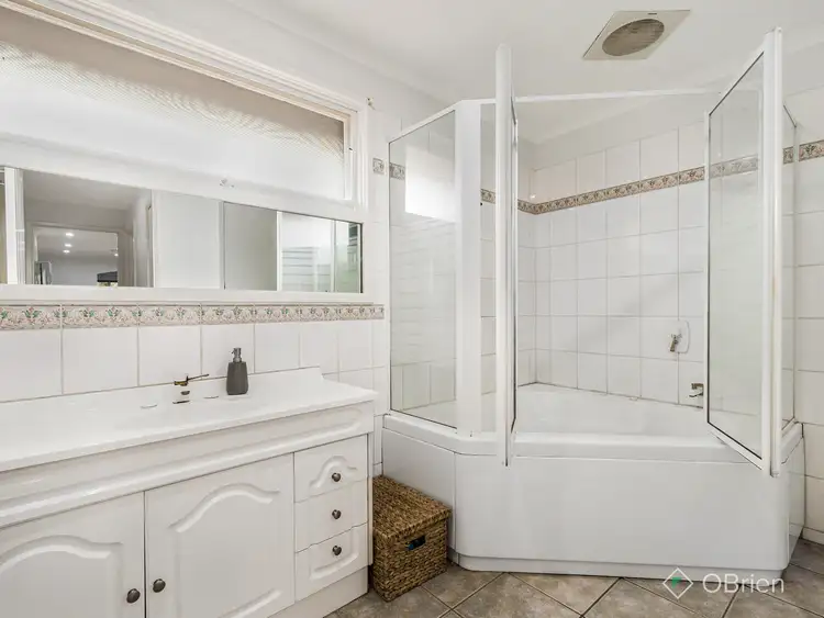 Sixth view of Homely house listing, 7 Dunraven Court, Langwarrin VIC 3910