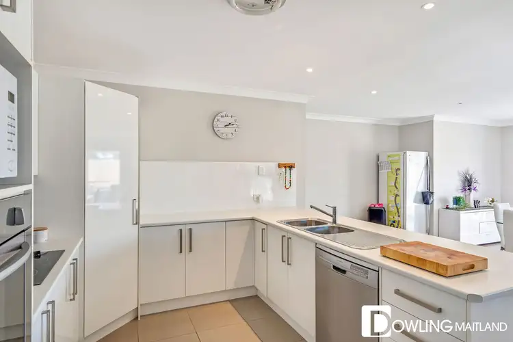 Sixth view of Homely house listing, 35 Kelly Circle, Rutherford NSW 2320