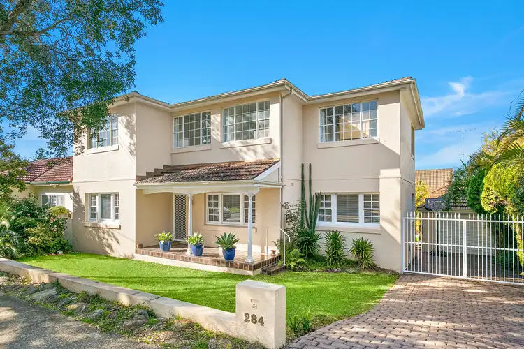 284 Connells Point Road, Connells Point NSW 2221