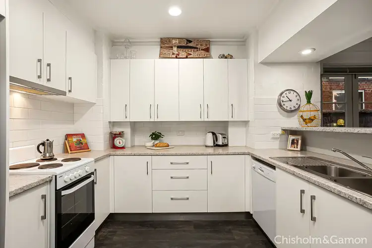Fourth view of Homely apartment listing, 2/9 Beach Street, Port Melbourne VIC 3207