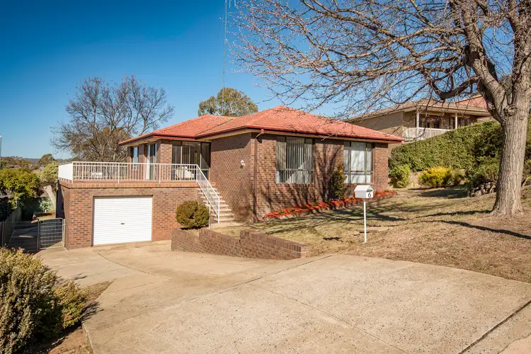6 Rowley Place, Crestwood NSW 2620