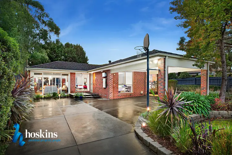 2 Coniston Close, Croydon Hills VIC 3136