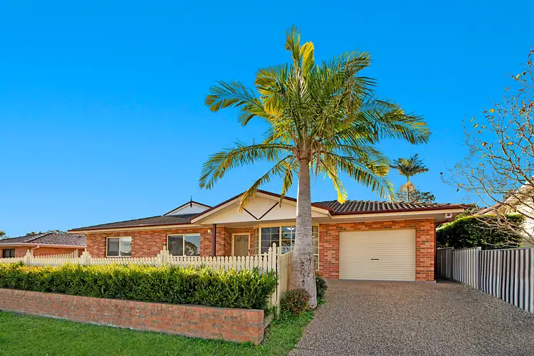 Main view of Homely villa listing, 1/8 William Street, Jesmond NSW 2299