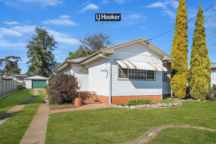 77 Prince Street, Inverell NSW 2360