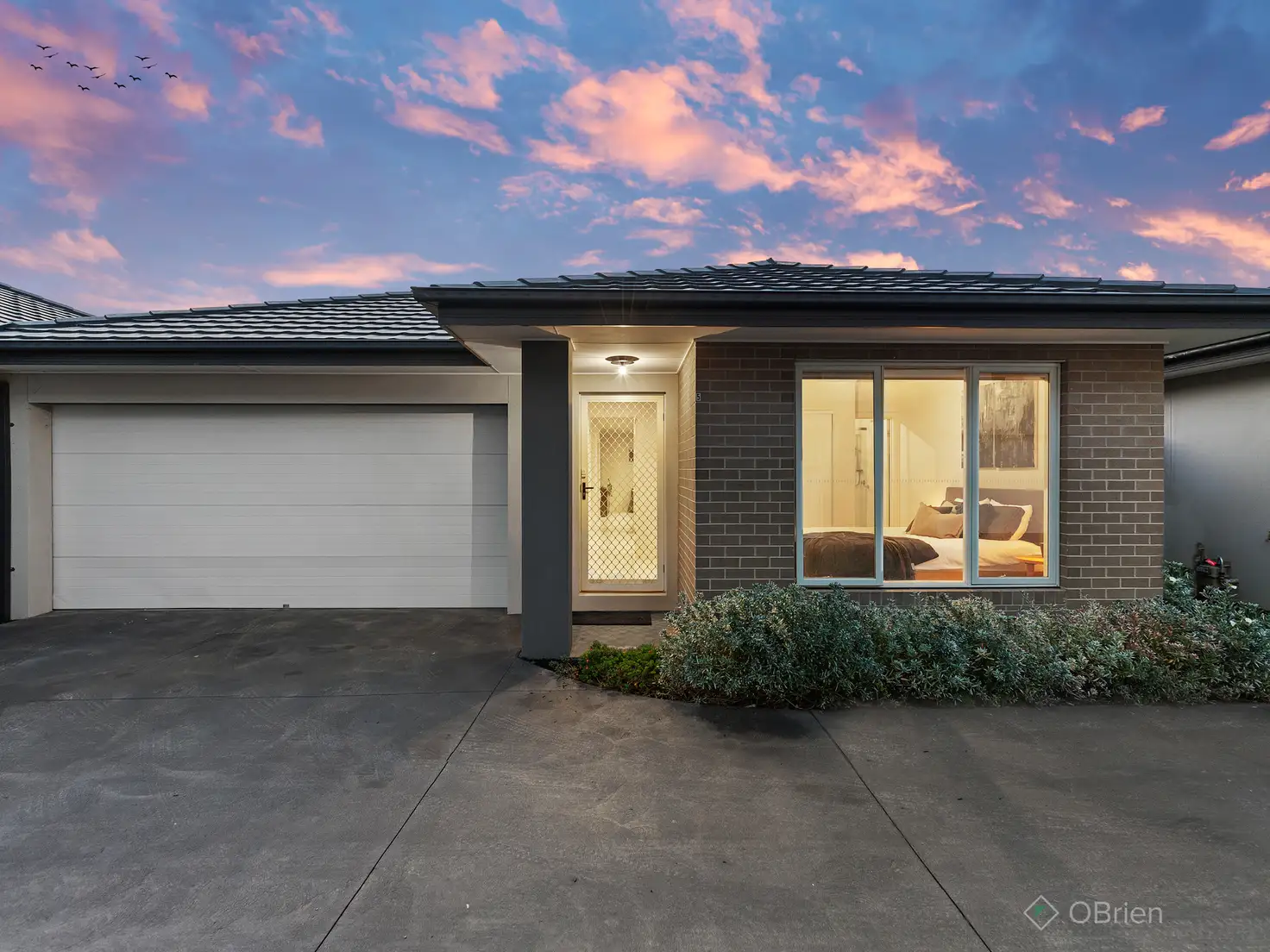 Main view of Homely house listing, 5 Allusive Walk, Narre Warren VIC 3805