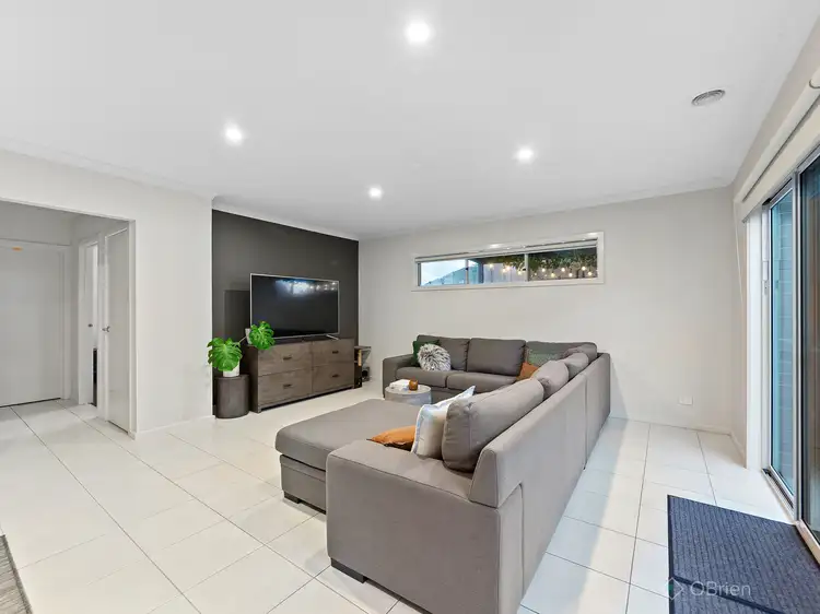 Fifth view of Homely house listing, 5 Allusive Walk, Narre Warren VIC 3805