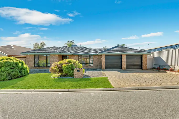 31 Axminster Crescent, Craigmore SA 5114