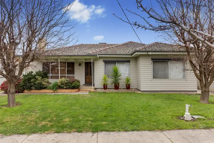 7 Fifth Avenue, White Hills VIC 3550