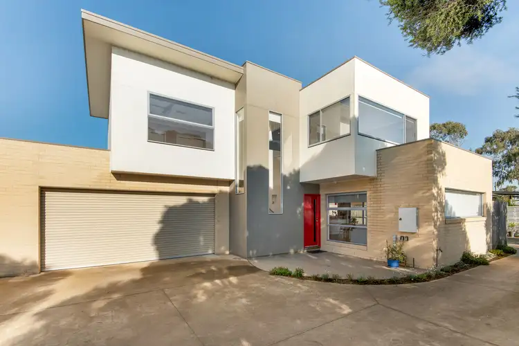 2/3 Edith Court, St Leonards VIC 3223