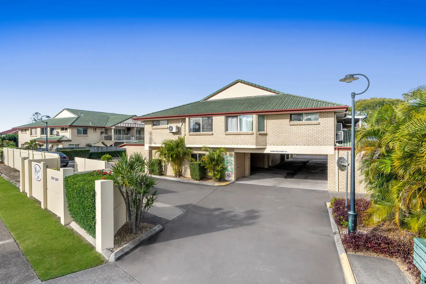 Main view of Homely townhouse listing, 18/2043 Wynnum Road, Wynnum West QLD 4178