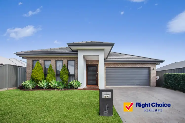 Main view of Homely house listing, 19 Peninsula Avenue, Haywards Bay NSW 2530