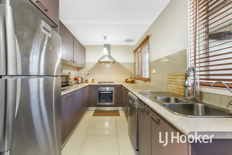Second view of Homely unit listing, 6 Sinclair Court, Hampton Park VIC 3976
