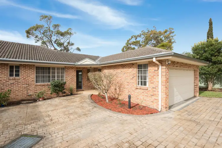 2/2 Deakin Place, Kirrawee NSW 2232