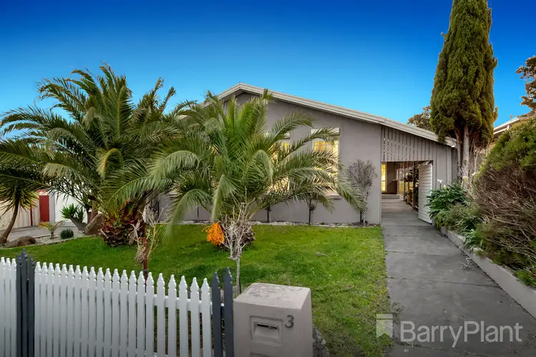3 Corrigan Place, Mill Park VIC 3082