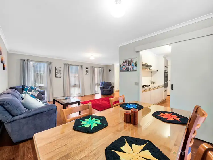 Fifth view of Homely house listing, 8 Rebecca Court, Cranbourne North VIC 3977