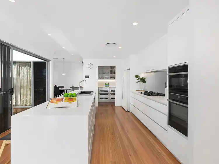 25 Marina View Drive, Pelican Waters QLD 4551