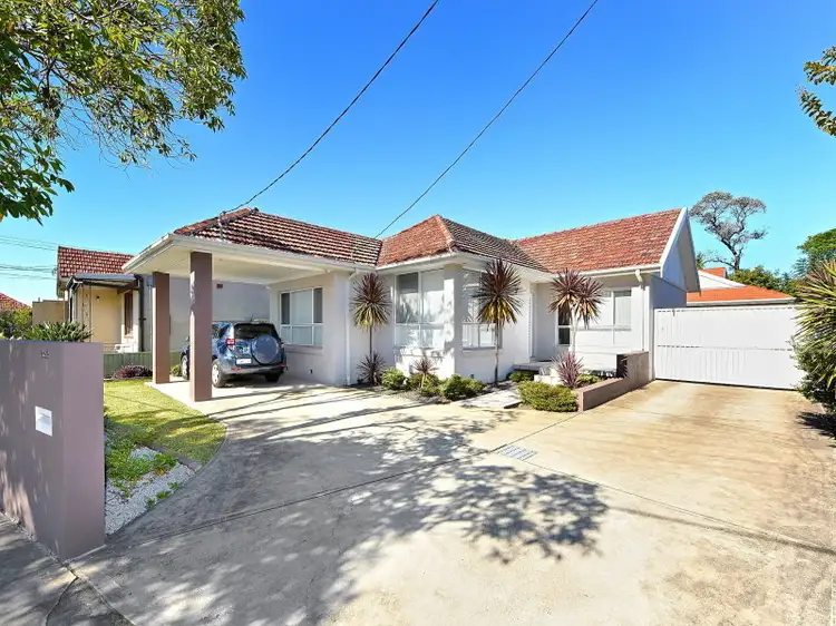 533 Lyons Road West