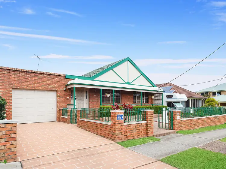 Second view of Homely house listing, 27 Warburton Street, Chifley NSW 2036
