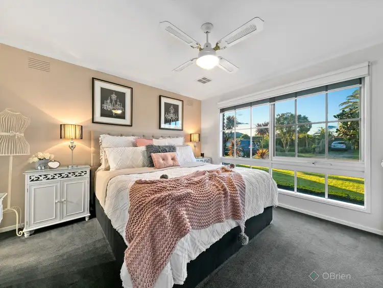 Fifth view of Homely house listing, 4 Greenacre Crescent, Narre Warren VIC 3805