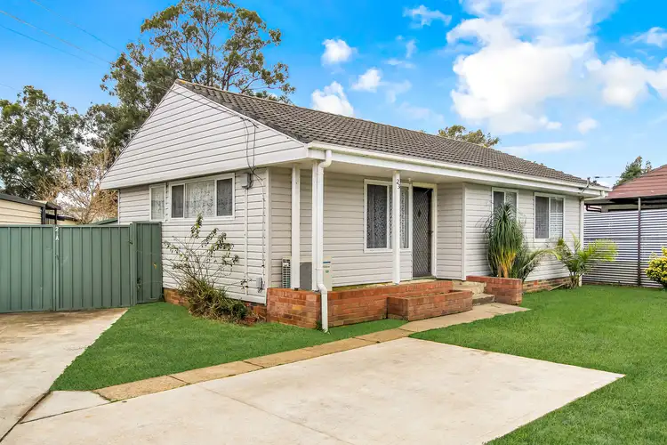 23 & 23a Pitcairn Avenue, Lethbridge Park NSW 2770