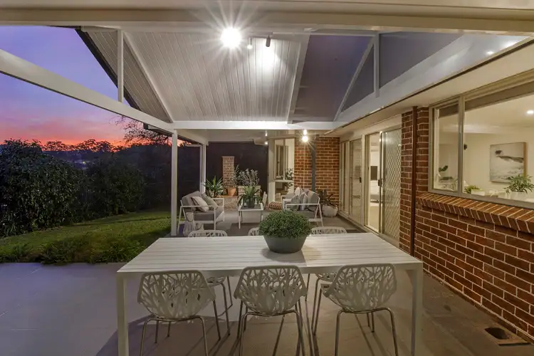 16 Cambourn Drive, Lisarow NSW 2250