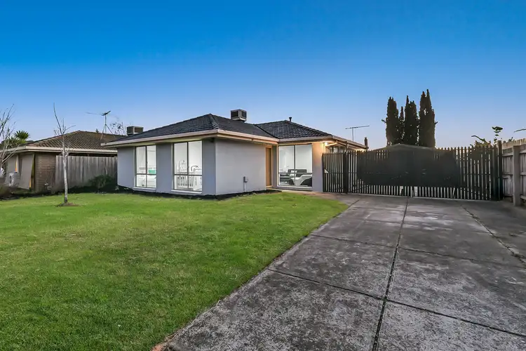 11 Eliza Street, Cranbourne North VIC 3977