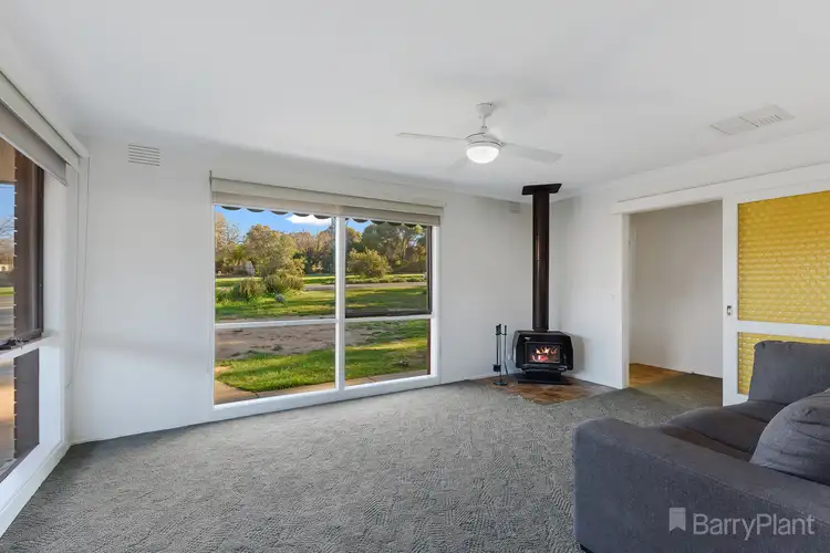 Fifth view of Homely house listing, 124 Olympic Parade, Kangaroo Flat VIC 3555