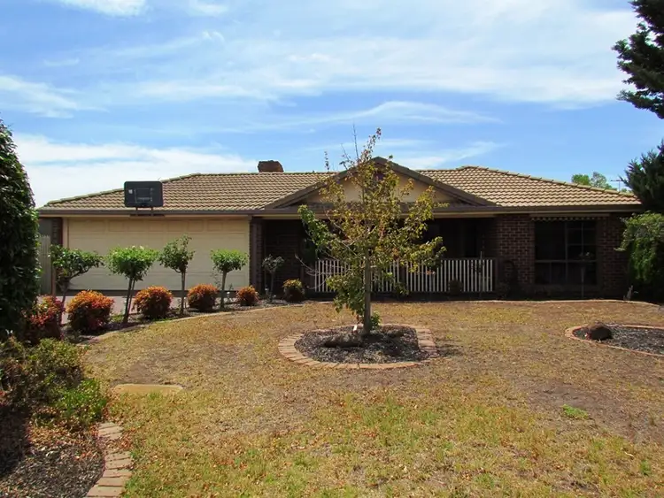 4 Simon Court, Brookfield VIC 3338