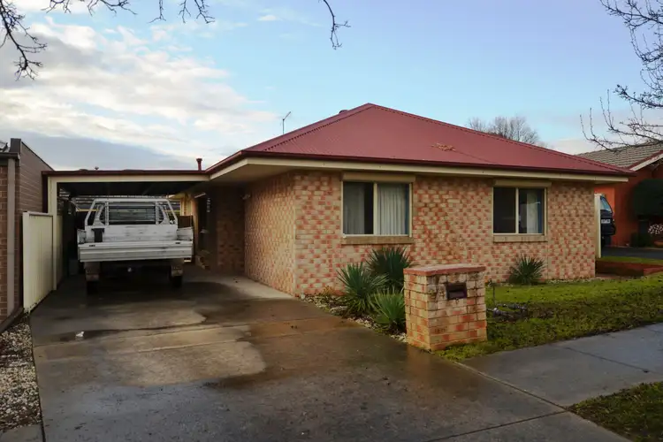 Main view of Homely townhouse listing, 2B Butterworth Place, Wodonga VIC 3690