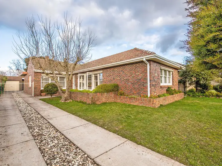 10 Essex Street, Wendouree VIC 3355