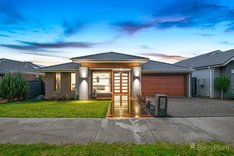 16 Abrehart Road, Pakenham VIC 3810