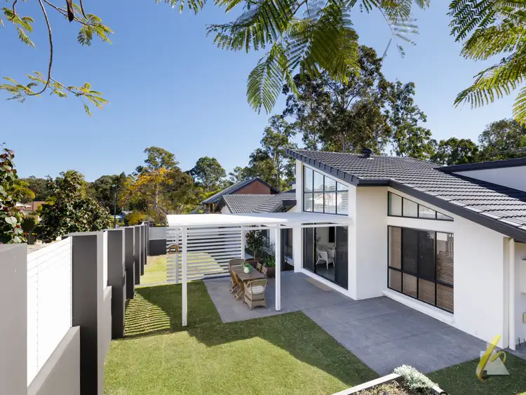 3 Kingfisher Place, Chapel Hill QLD 4069