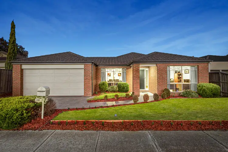 16 Illawarra Circuit, Taylors Hill VIC 3037