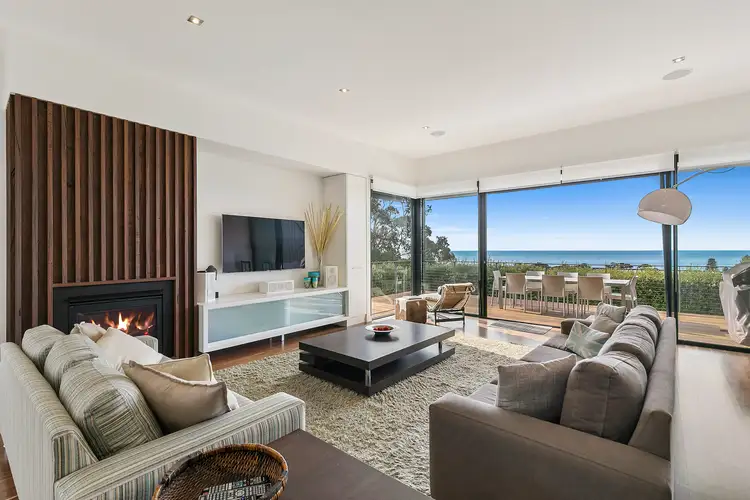 2/3 Hopetoun Terrace, Lorne VIC 3232