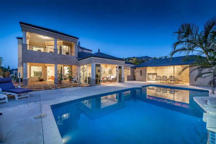 2 Whitewater Lookout, Iluka WA 6028