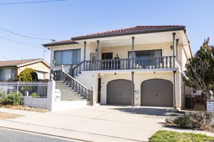 28 Christopher Crescent, Queanbeyan NSW 2620