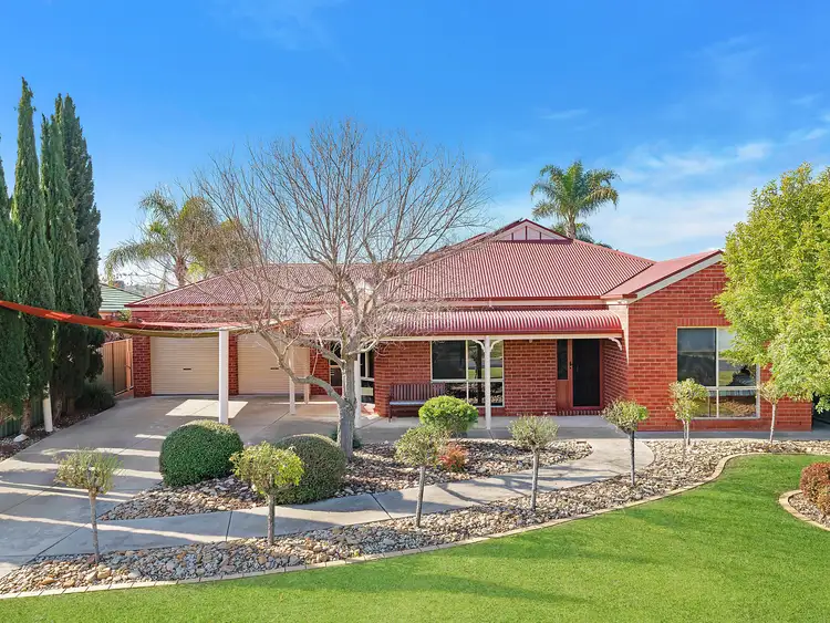 8 Curlew Court, East Albury NSW 2640