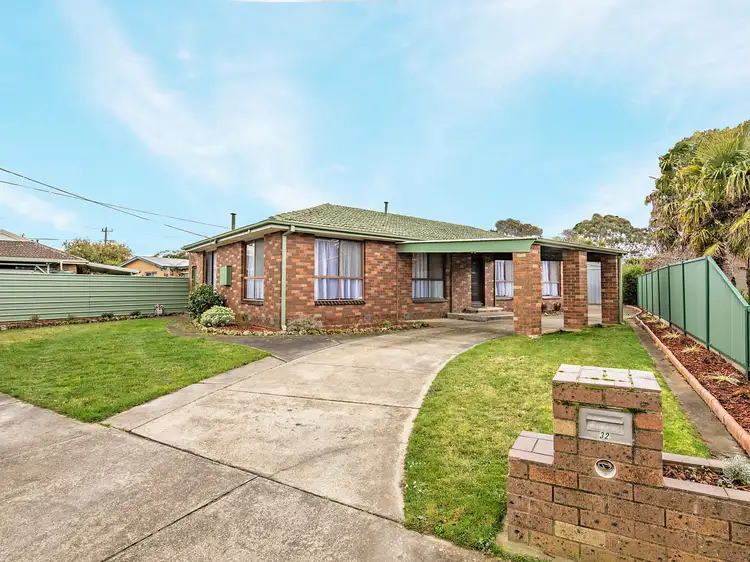 32 Hinkler Avenue, Sebastopol VIC 3356
