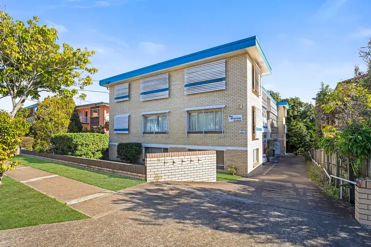2/11 Macaulay Street, Coorparoo QLD 4151