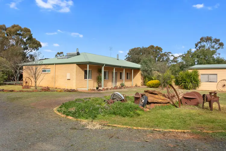 301 Logan-Wedderburn Road, Wedderburn VIC 3518