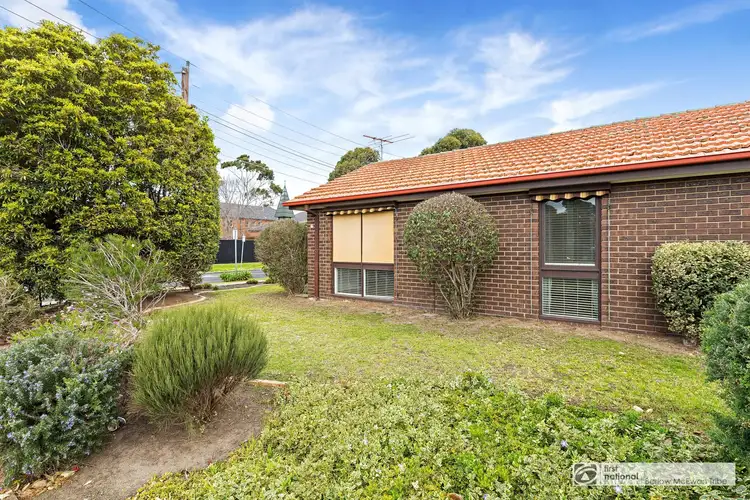2/261 Civic Parade, Altona VIC 3018