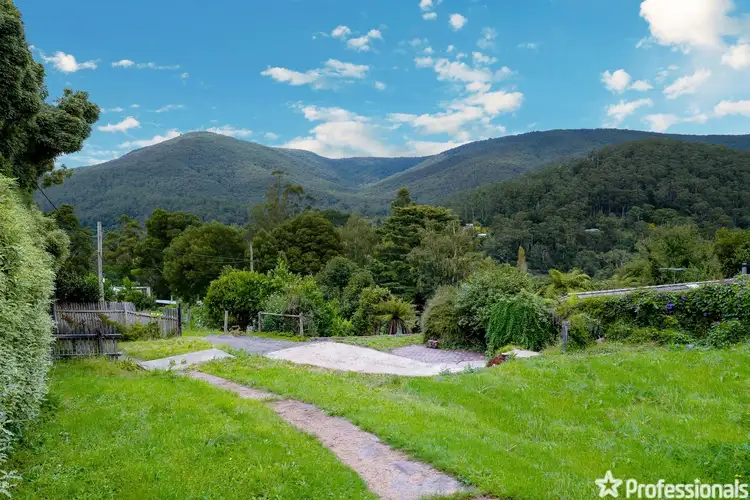 3 Henri Street, Warburton VIC 3799