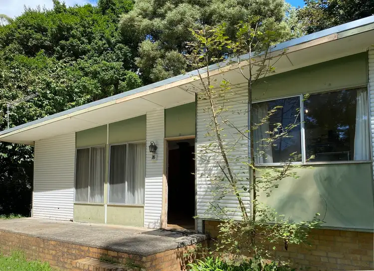 16 Clarke Avenue, Warburton VIC 3799