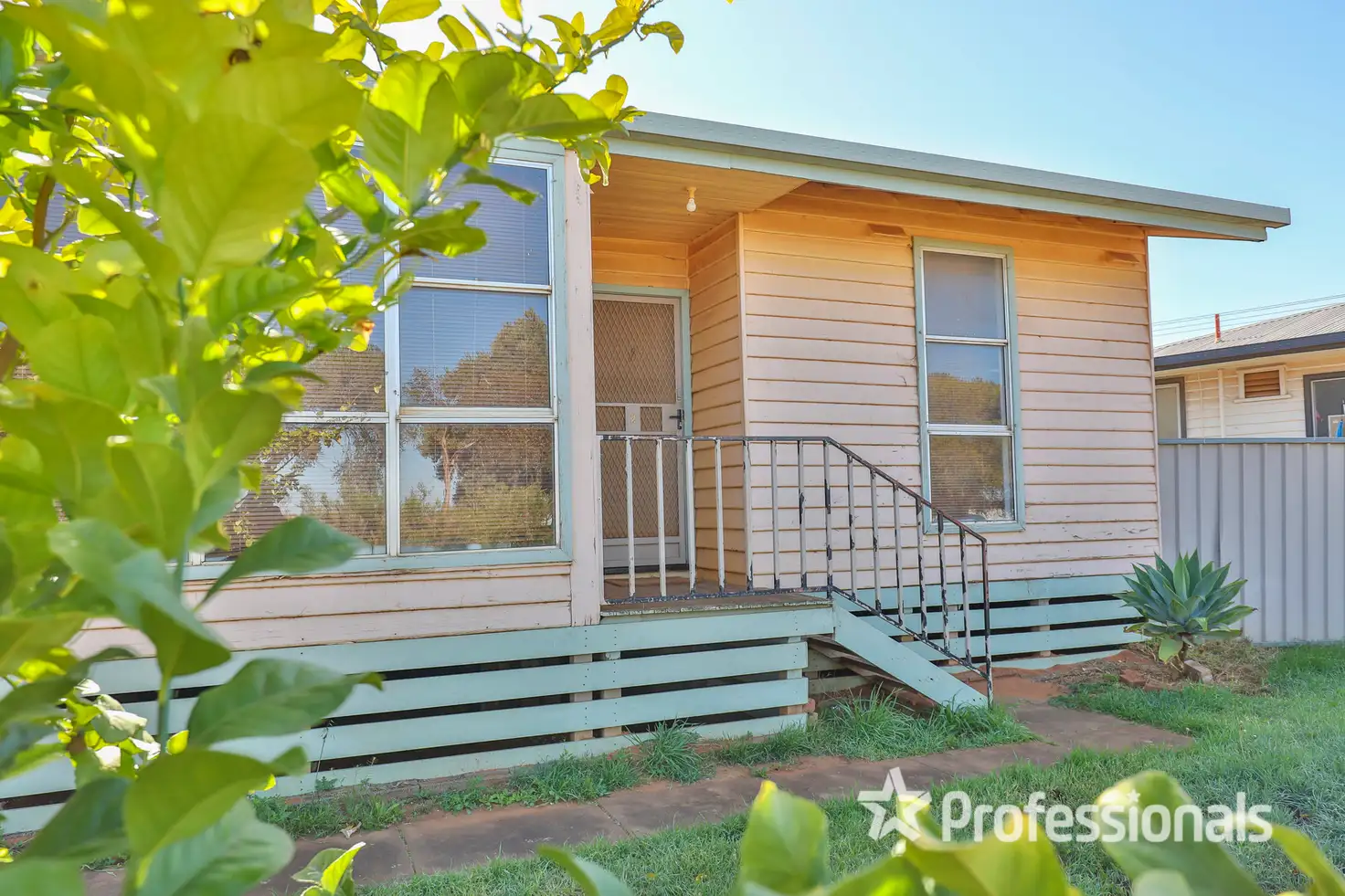 Main view of Homely house listing, 2 Murray Avenue, Red Cliffs VIC 3496
