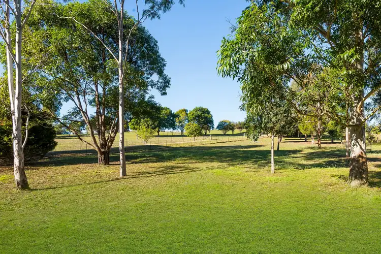 Sixth view of Homely house listing, 2 Don Lee Close, Armstrong Creek QLD 4520