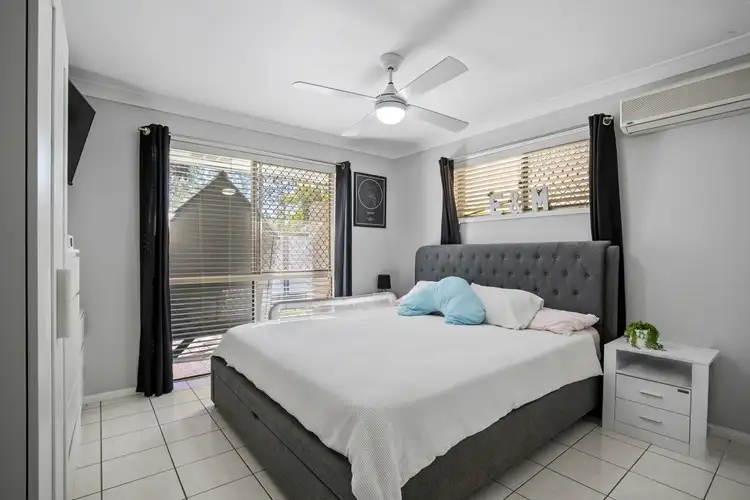 Sixth view of Homely semi-detached listing, 2/3 Pamela Court, Labrador QLD 4215