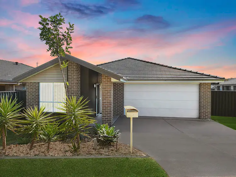 18 Creswell Street, Wadalba NSW 2259