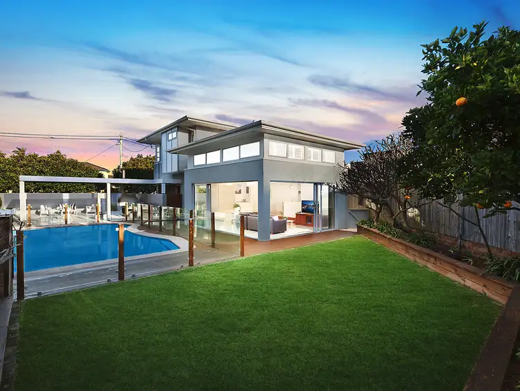 64 Macquarie Street, Chifley NSW 2036