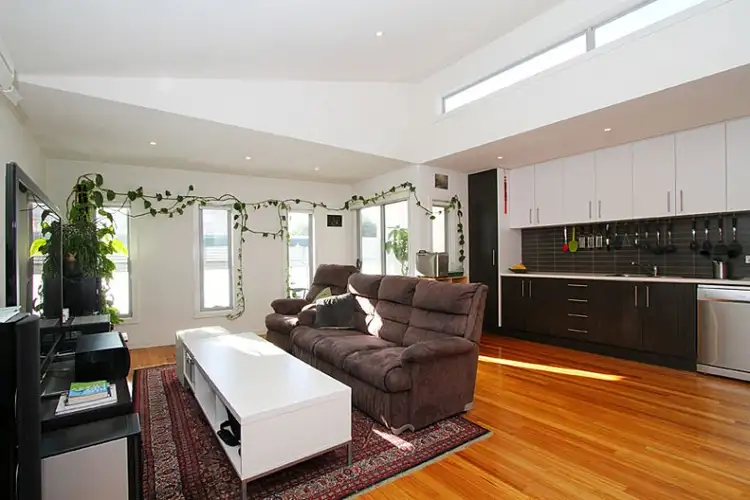 2/21 Gilbert Road, Preston VIC 3072